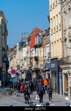 Lille, Frankreich, Viele Touristen Besuchen Altstadt, Street Scene, Geschäfte Fronts Stockfoto