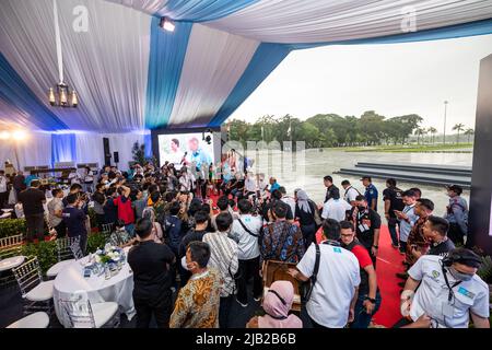 SAHRONI Ahmad, Vorsitzender der Formel E Jakarta, Portrait BASWEDAN Anies, Gouverneur von DKI Jakarta, Portrait LONGO Alberto, Formula E Chief Championship Officer & Co Gründer, Portrait DE VRIES Nyck (nld), Mercedes-EQ Silver Arrow 02, Portrait Pressekonferenz beim Meet and Greet während des Jakarta ePrix 2022, 6. Treffen der ABB FIA Formel-E-Weltmeisterschaft 2021-22 auf dem Jakarta International e-Prix Kurs vom 2. Bis 4. Juni in Jakarta - Foto: Germain Hazard/DPPI/LiveMedia Stockfoto