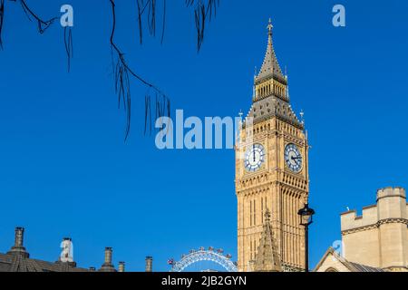 Der frisch renovierte Elizabeth Tower, an einem sonnigen Sommertag eher als Big Ben bekannt, Westminster, London SW1 Stockfoto