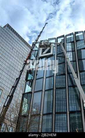 Wolkenkratzer und andere Sehenswürdigkeiten in der Hauptmetropole Frankfurt, Hessen, Deutschland Stockfoto