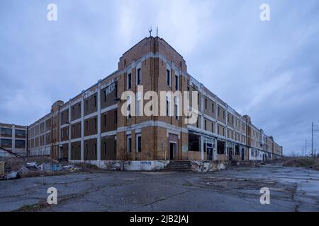 Verlassene ehemalige US-amerikanische Motoren-Weltzentrale, Plymouth Road Office Center (PROC), Detroit, Michigan, USA Stockfoto