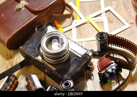 Fotokamera, die Film für analoge Fotografie verwendet, alte Technologie Stockfoto