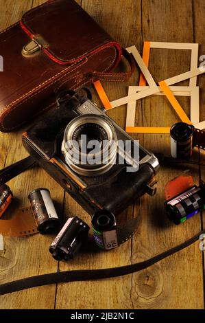 Fotokamera, die Film für analoge Fotografie verwendet, alte Technologie Stockfoto