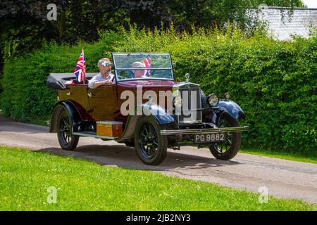 1930 Morris Cowley in Leyland, Lancashire. Veranstaltungen in Großbritannien, 2. Juni 2022. Queens Jubilee Event Festivalparade im Worden Park. 3 Tage Musik, Spaß, Genuss und Feier treffen mit dem Platinum Jubilee Weekend der Königin zusammen. Credit; MediaWorldImages/ AlamyLiveNews/ Stockfoto