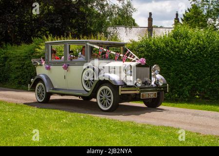 2000 Silber Imperial Viscount TX1 Bronze 2,7TD Auto in Leyland, Lancashire. Veranstaltungen in Großbritannien, 2. Juni 2022. Queens Jubilee Event Festivalparade im Worden Park. Stockfoto