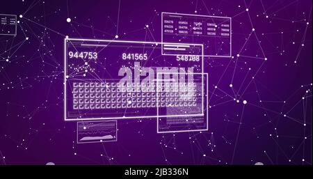 Bild von sich ändernden Zahlen und Datenverarbeitung auf Computerbildschirmen auf violettem Hintergrund Stockfoto