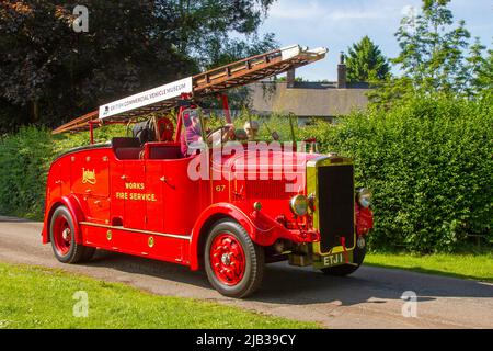 1940 40s vierziger Jahre Leyland Cub Works Fire Engine No.67; Ankunft in worden Park Motor Village für das Leyland Festival, Großbritannien Stockfoto