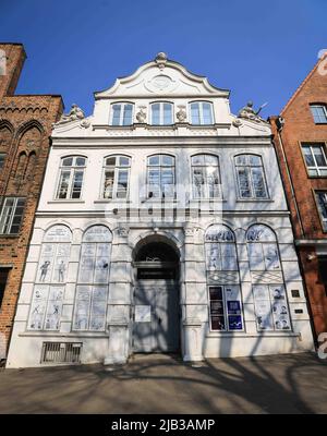 24. März 2022, Schleswig-Holstein, Lübeck: Das Buddenbrookhaus in der Lübecker Innenstadt. Das Buddenbrookhaus war Schauplatz für Thomas Manns Roman „Buddenbrooks“ und das Stammhaus der Familie Mann. Foto: Christian Charisius/dpa Stockfoto