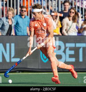 MALDEN, NIEDERLANDE - 2. JUNI: Derck de Vilder aus den Niederlanden während des FIH Pro League-Spiels zwischen den Niederlanden und Argentinien im Sportkomplex De Kluis am 2. Juni 2022 in Malden, Niederlande (Foto von Rene Nijhuis/Orange Picics) Credit: Orange Pics BV/Alamy Live News Stockfoto