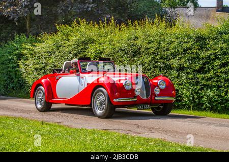 2019 Red Royale Saber, 1940s Stil Open Top Tourer 2936 ccm Benzin Cabriolet, Ankunft in worden Park Motor Village für das Leyland Festival, Großbritannien Stockfoto