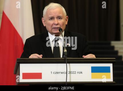 Nicht exklusiv: KIEW, UKRAINE - 01. JUNI 2022 - Bruder des verstorbenen polnischen Präsidenten, Vorsitzender der Partei für Recht und Gerechtigkeit Jaroslaw Kaczynski, nimmt Teil Stockfoto