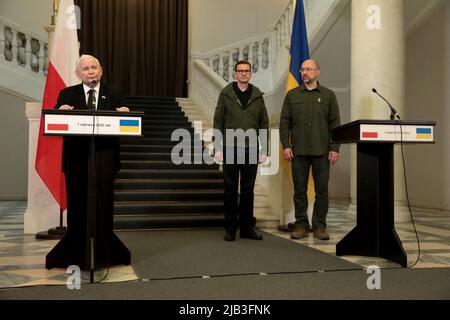 Nicht exklusiv: KIEW, UKRAINE - 01. JUNI 2022 - Bruder des verstorbenen polnischen Präsidenten, Vorsitzender der Partei für Recht und Gerechtigkeit Jaroslaw Kaczynski, nimmt Teil Stockfoto