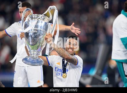 Preisverleihung, Mariano DIAZ (Real) mit Pokal, Football Champions League Finale 2022, FC Liverpool (LFC) - Real Madrid (Real) 0: 1, am 28.. Mai 2022 in Paris/Frankreich. Â Stockfoto