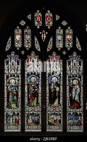 Ein Buntglasfenster, das die vier Evangelisten darstellt, Church of St James the Great Church, Dursley, Gloucestershire Stockfoto