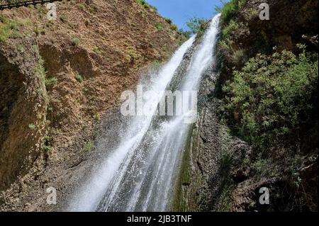 Wasserfall-Landschaft. Ayuns Fallwasserstrom. Fluss Nahal Ayun. Naturschutzgebiet und Nationalpark. Oberes Galiläas, Israel Stockfoto