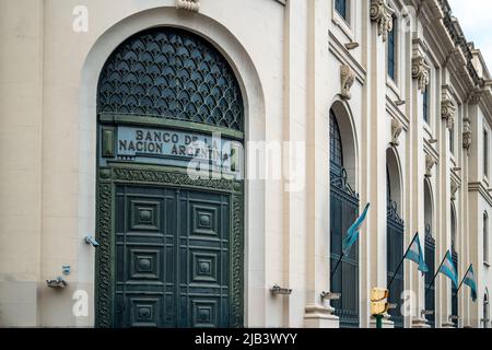 Argentinien, Salta - April 14. 2022: Gebäude der Nationalbank von Argentinien. Stockfoto