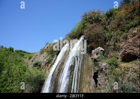 Wasserfall-Landschaft. Ayuns Fallwasserstrom. Fluss Nahal Ayun. Naturschutzgebiet und Nationalpark. Oberes Galiläas, Israel Stockfoto