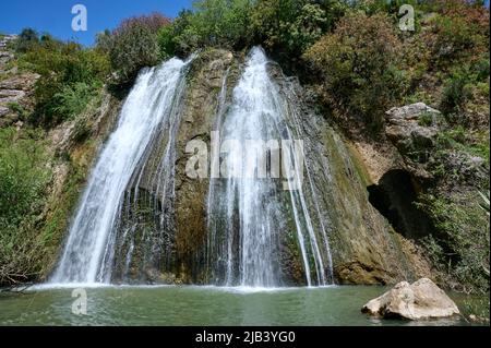 Wasserfall-Landschaft. Ayuns Fallwasserstrom. Fluss Nahal Ayun. Naturschutzgebiet und Nationalpark. Oberes Galiläas, Israel Stockfoto