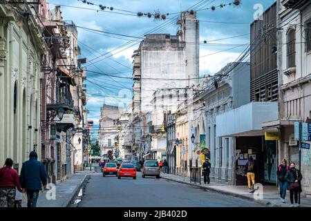 Argentinien, Salta - April 14. 2022: City Street Stockfoto