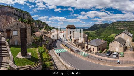 Vue panoramique du bourg et des causses Stockfoto