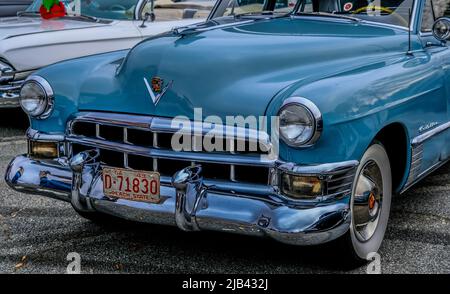 ATLANTA, GEORGIA - 5. Dezember 2021: Koffein und Octane ist eine national anerkannte Auto-Show, die monatlich stattfindet und Hunderte von klassischen und Muskelkater zeigt Stockfoto