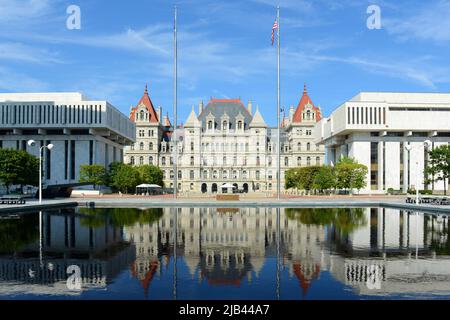 New York State Capitol Gebäude in der Innenstadt von Albany, New York NY, USA. Das Gebäude wurde 186 im Stil der Neuromanik und der Neorenaissance erbaut Stockfoto