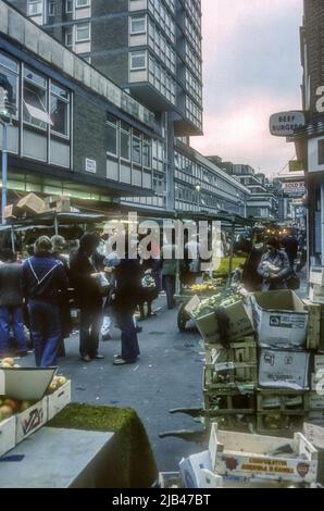 1970s Archivfoto des Berwick Street Market in Soho, London. Stockfoto