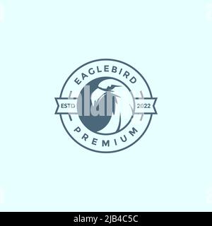 Vintage einfache Abzeichen mit Kopf Adler Logo Design Vektor Grafik Symbol Illustration kreative Idee Stock Vektor
