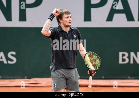 Alexander Bublik aus Kasachstan während der French Open, Grand Slam Tennisturnier am 24. Mai 2022 im Roland-Garros-Stadion in Paris, Frankreich - Foto Victor Joly / DPPI Stockfoto