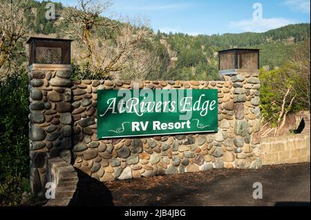 Am Eingang des riens Edge RV Resort in Brookings, Oregon. Stockfoto