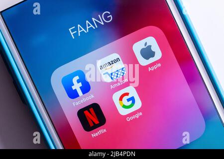 Kumamoto, Japan - Apr 23 2020 : Bild der FAANG Big Tech-Icons (Facebook, Amazon, Apple, Netflix & Google) auf dem iPhone. FAANG ist ein Akronym /ein Buzzword. Stockfoto