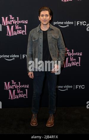 New York, NY - 2. Juni 2022: Michael Zegen nimmt an der wunderbaren Mrs. Maisel Emmys FYC in den Steiner Studios Teil Stockfoto