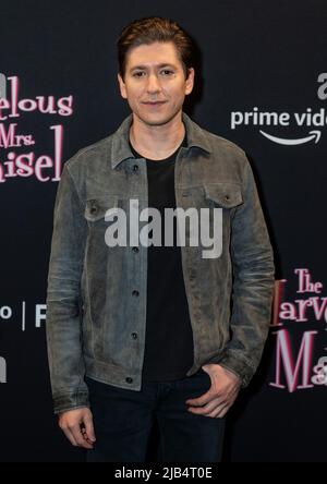 New York, USA. 02.. Juni 2022. Michael Zegen nimmt am 2. Juni 2022 an der wunderbaren Mrs. Maisel Emmys FYC in den Steiner Studios in New York Teil. (Foto von Lev Radin/Sipa USA) Quelle: SIPA USA/Alamy Live News Stockfoto