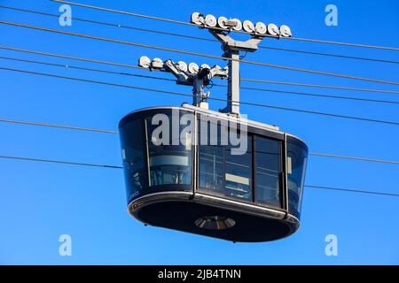 Seilbahn über den Penfeld zwischen dem Stadtzentrum und dem Kultur- und Handelszentrum der Atelers des Capucins im ehemaligen Arsenal-Gebäude Stockfoto