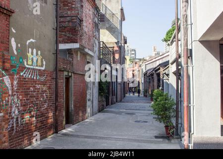 Taipei, Taiwan - 17 2019. Dezember: Alley Bopiliao Historical Block. Im Jahr 2000s werden Gebäude restauriert und das Heritage & Culture Education Center gegründet Stockfoto