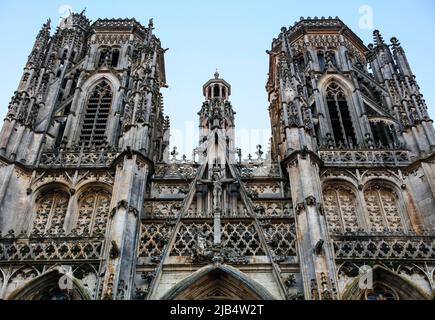 Türme Westfassade, St. Etienne Gotische Kathedrale, Toul, Meurthe-et-Moselle Department, Grand Est Region, Frankreich Stockfoto