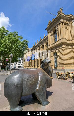 Bronzeskulptur, Stier und Bär, Deutsche Börse, Boersenplatz, Frankfurt am Main, Hessen, Deutschland Stockfoto