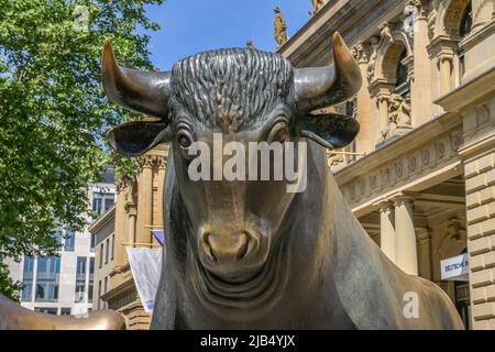 Bronzeskulptur, Stier und Bär, Deutsche Börse, Boersenplatz, Frankfurt am Main, Hessen, Deutschland Stockfoto