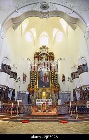 Hauptaltar, Stadtpfarrkirche St. Peter und Paul, 'Dom des Westallgaeus', neobarocke Kirche von 1914, Lindenberg, Allgäu, Bayern, Deutschland Stockfoto