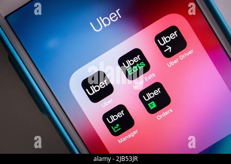 Kumamoto / JAPAN - Sep 19 2020 : die Uber-Apps (Uber, Uber Eats, Driver, Manager und Orders) auf dem iPhone-Startbildschirm. Stockfoto