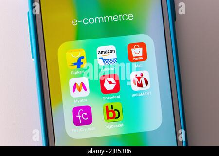 Apps von beliebten E-Commerce-Unternehmen in Indien (Flipkart, Amazon, Paytm Mall, Myntra, Snapdeal, IndiaMART, FirstCry und Big Basket) auf dem iPhone Stockfoto