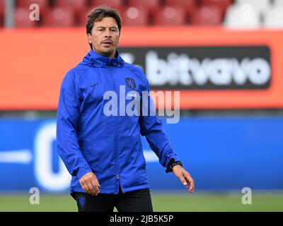 ALMERE - Assistenztrainer Martijn Reuser aus den Niederlanden U19 während des UEFA Europameisterschafts-Qualifikationsspiel zwischen den Niederlanden U19 und Serbien U19 im Yanmar-Stadion am 1. Juni 2022 in Almere, Niederlande. ANP | NIEDERLÄNDISCHE HÖHE | GERRIT AUS KÖLN Stockfoto