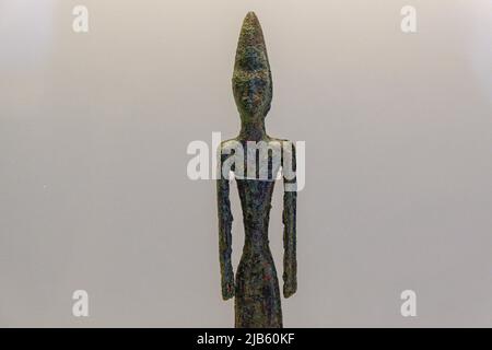 Männliche Statuetten, aus Byblos, Bronze, mittlere Bronzezeit, Beirut National Museum, das Kolosseum , Rom, Latium, Italien ,.