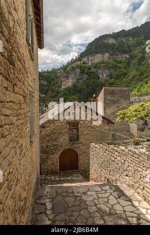 Historische Gebäude in der Gemeinde Sainte-Enimie, Gorges du Tarn Causses, Ozitanien, Frankreich Stockfoto