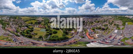 Ein 360-Grad-Luftbild der St Edmundsbury Cathedral in Bury St Edmunds, Suffolk, Großbritannien Stockfoto