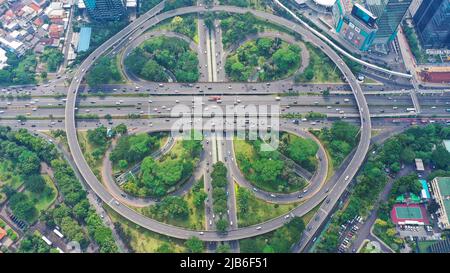 Luftaufnahme der semanggi-Brücke in jakarta selatan Stockfoto