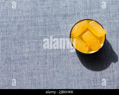 Angoori Petha oder Petha, auch Agra Kesar Angoori Petha genannt, ist ein beliebtes süßes oder süßes Dessert aus Agra, Uttar Pradesh, Indien. Stockfoto