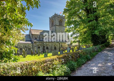 Parish Curch of St. Wifred Burnsall im Craven-Distrikt von North Yorkshire, England. Es liegt am Fluss Wharfe in Wharfedale, und ist in Th Stockfoto