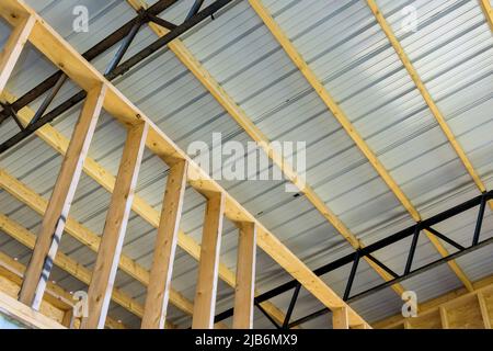 Baustelle, Stahlkonstruktion ist im Bau Lagerhalle Hangar Stockfoto