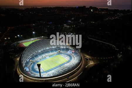 Haikou, Chinas Provinz Hainan. 3.. Juni 2022. Luftbild zeigt die Eröffnungszeremonie des chinesischen Fußballverbands Super League (CSL) der Saison 2022 in Haikou, südchinesische Provinz Hainan, 3. Juni 2022. Quelle: Yang Guanyu/Xinhua/Alamy Live News Stockfoto